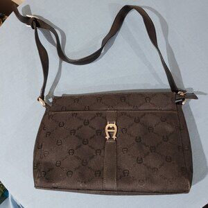 Woman's handbag